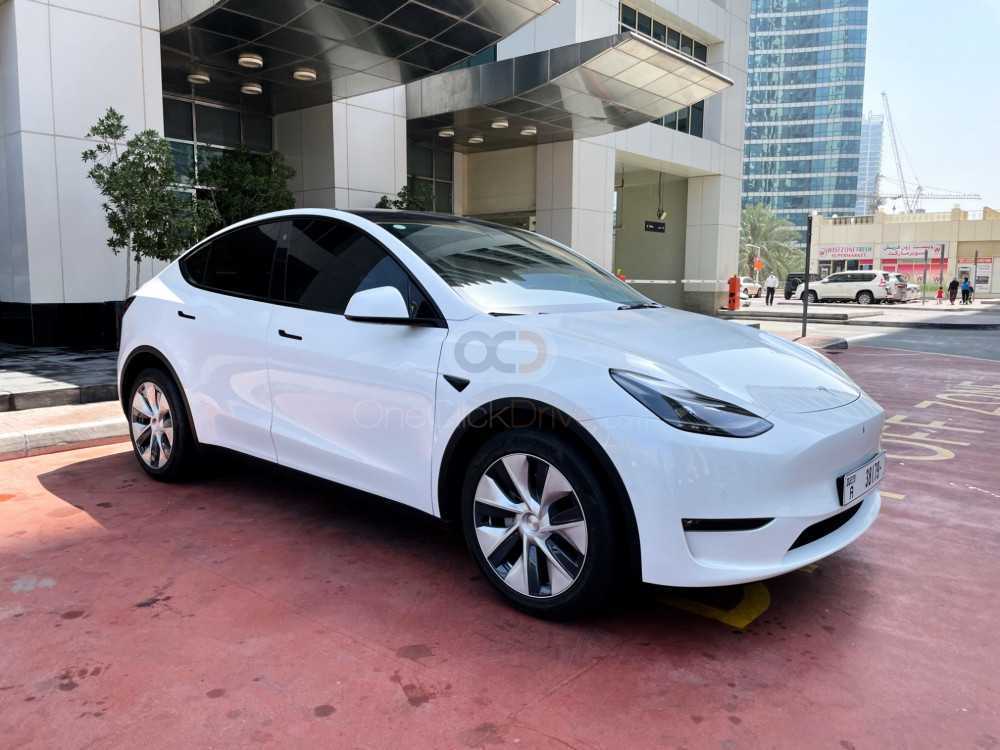 Rent Tesla Model Y Long Range 2022 in Dubai - Luxury EV-pic_2