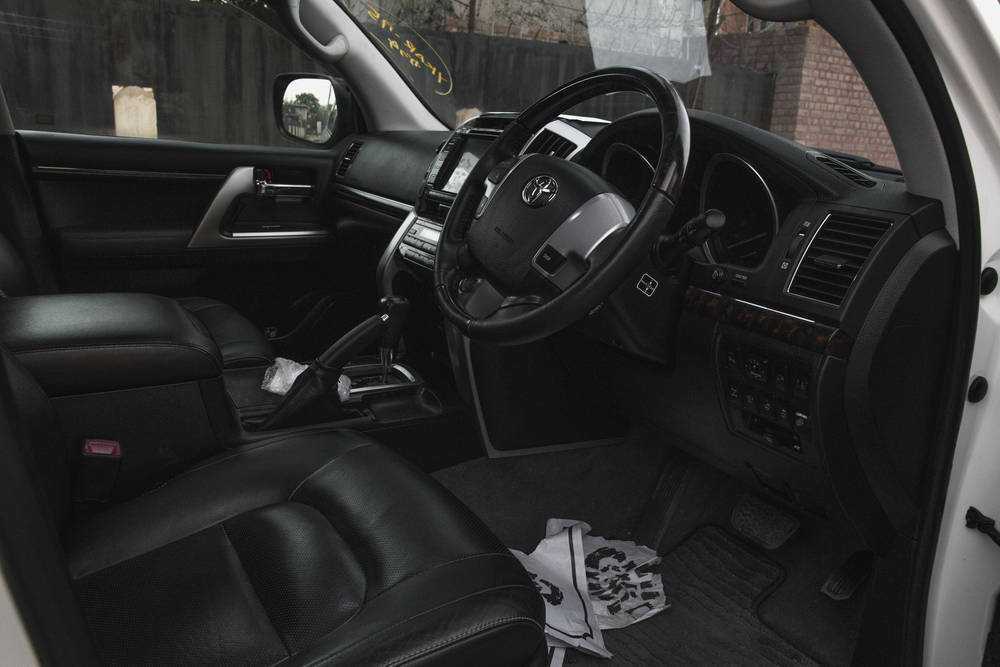 THE NEW - TOYOTA LANDCRUISER PICK UP LX 4.0 V6 4.0L 2022 MODEL - (FOR EXPORT ONLY)-pic_4