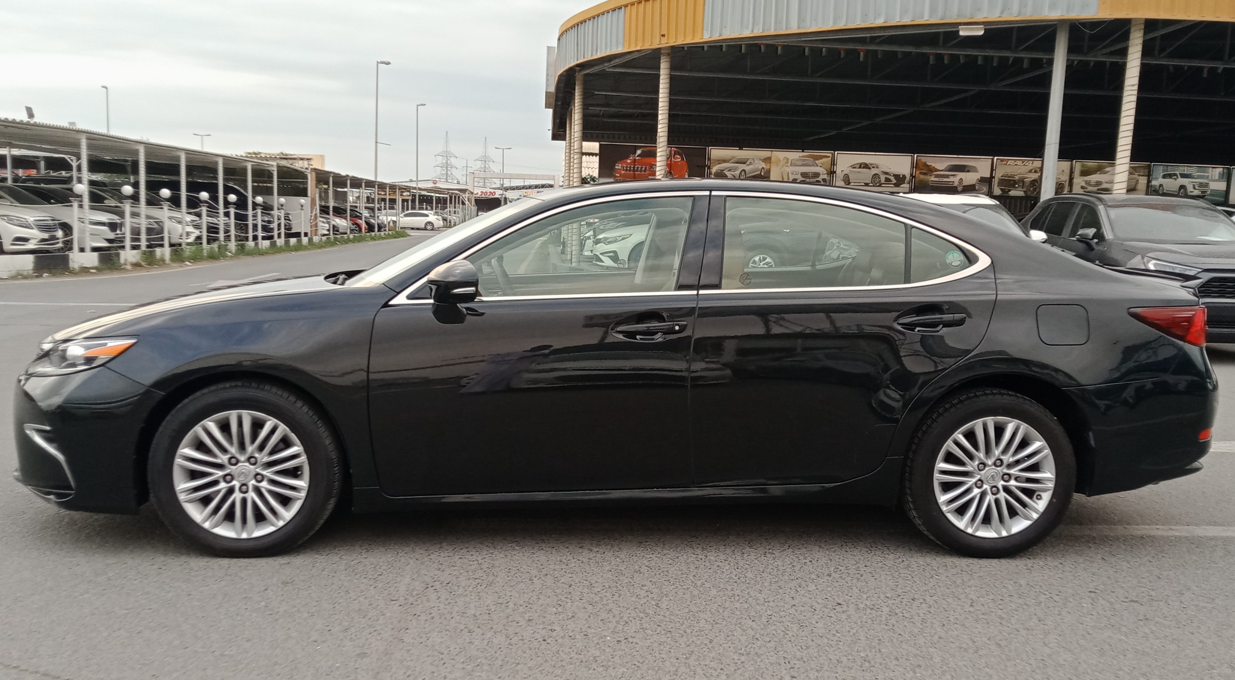 Lexus ES 350 V6 3.5L Full Options Model 2017-pic_6