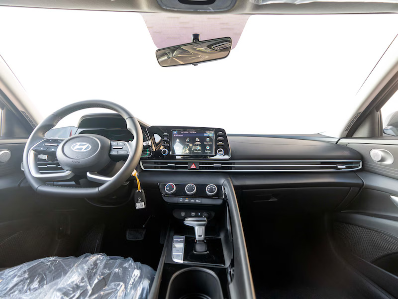 Hyundai Elantra 2021 in Dubai-pic_3