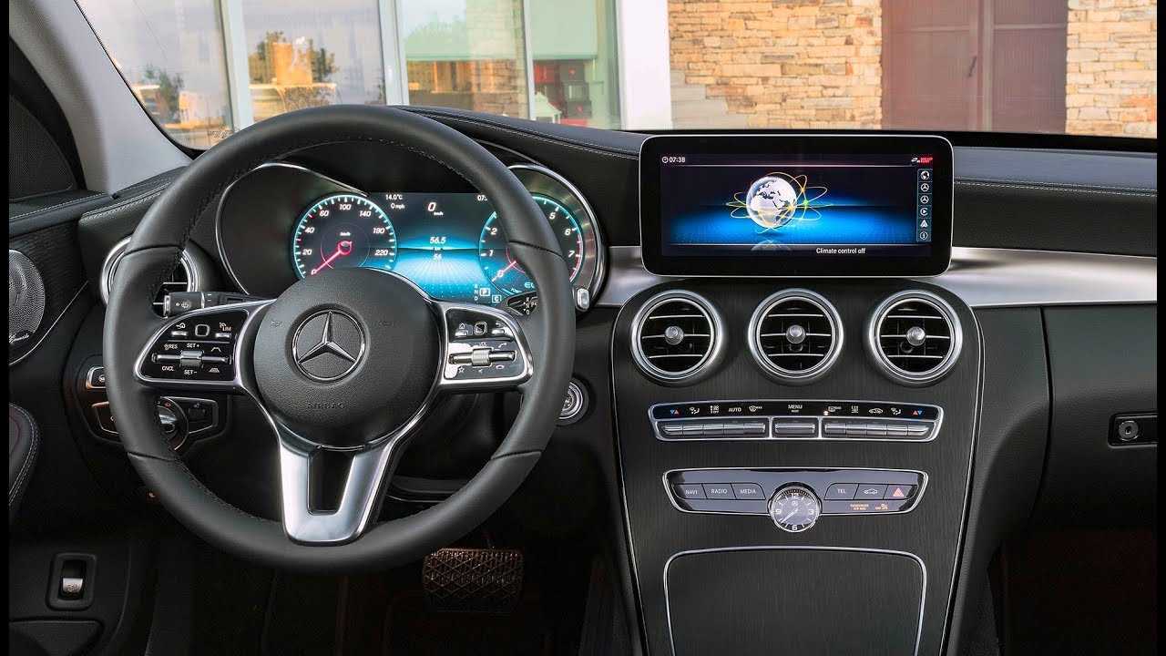 RENT MERCEDES BENZ C300 2019 IN DUBAI-pic_5