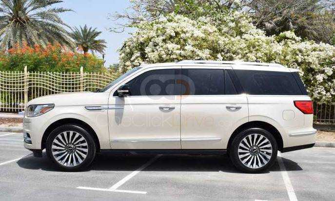 RENT LINCOLN NAVIGATOR 2018 IN DUBAI-pic_3