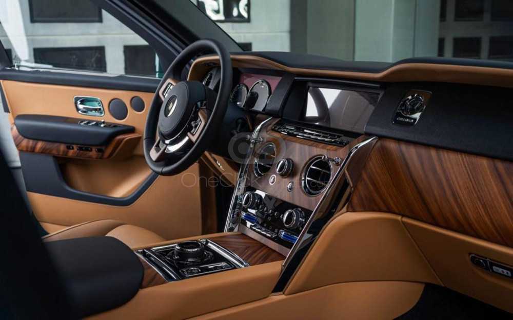 Rent Rolls Royce Cullinan 2022 in Dubai - Luxury SUV-pic_1