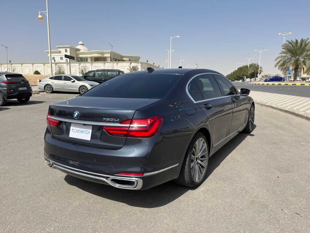 Rent BMW 760Li XDrive-pic_5
