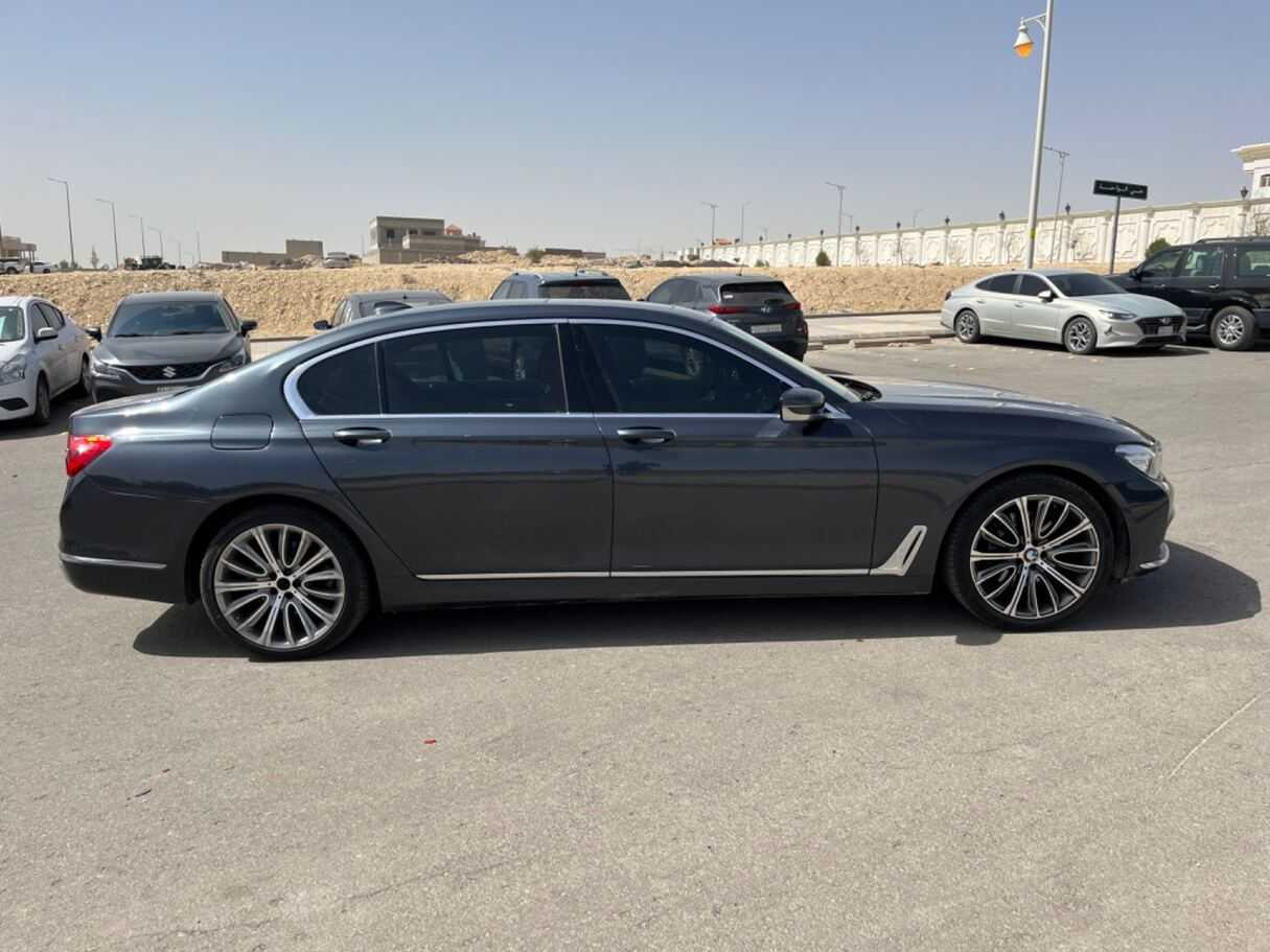 Rent BMW 760Li XDrive-pic_4