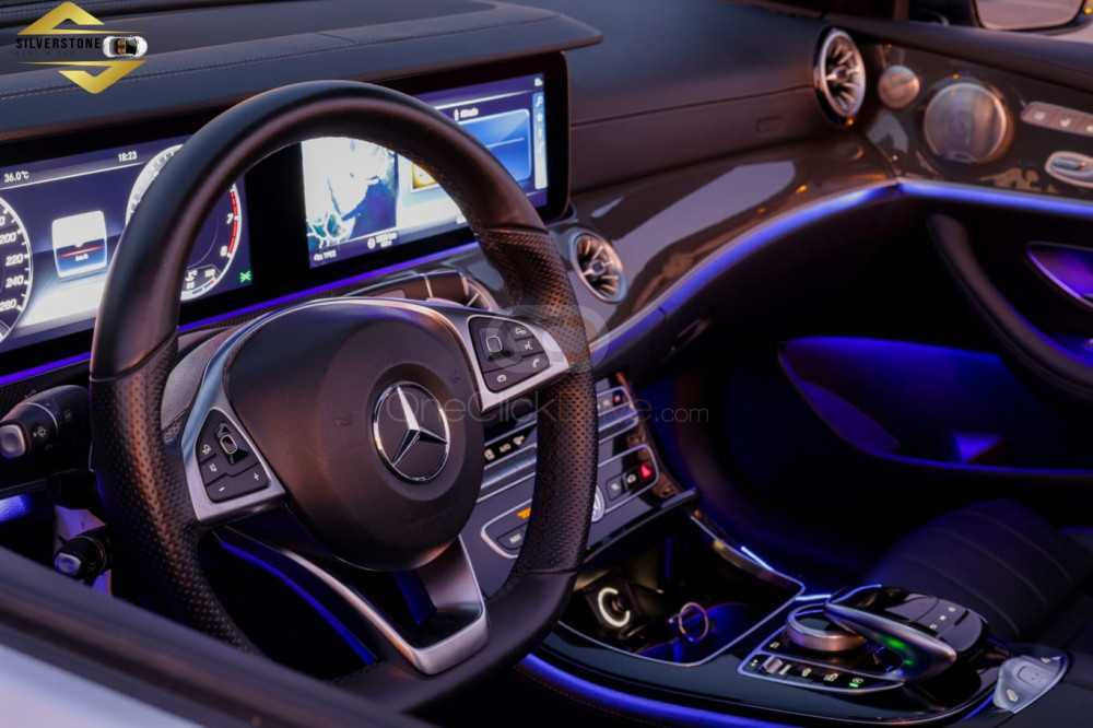 RENT MERCEDES BENZ E400 CONVERTIBLE-pic_4