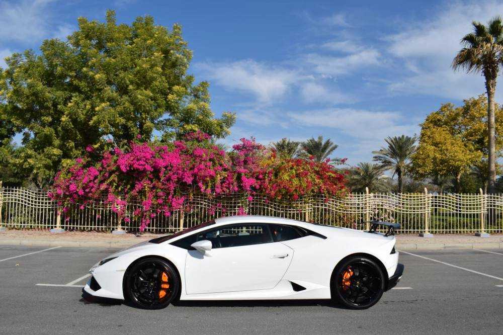 RENT LAMBORGHINI HURACAN COUPE LP610-4 2018 IN DUBAI-pic_2