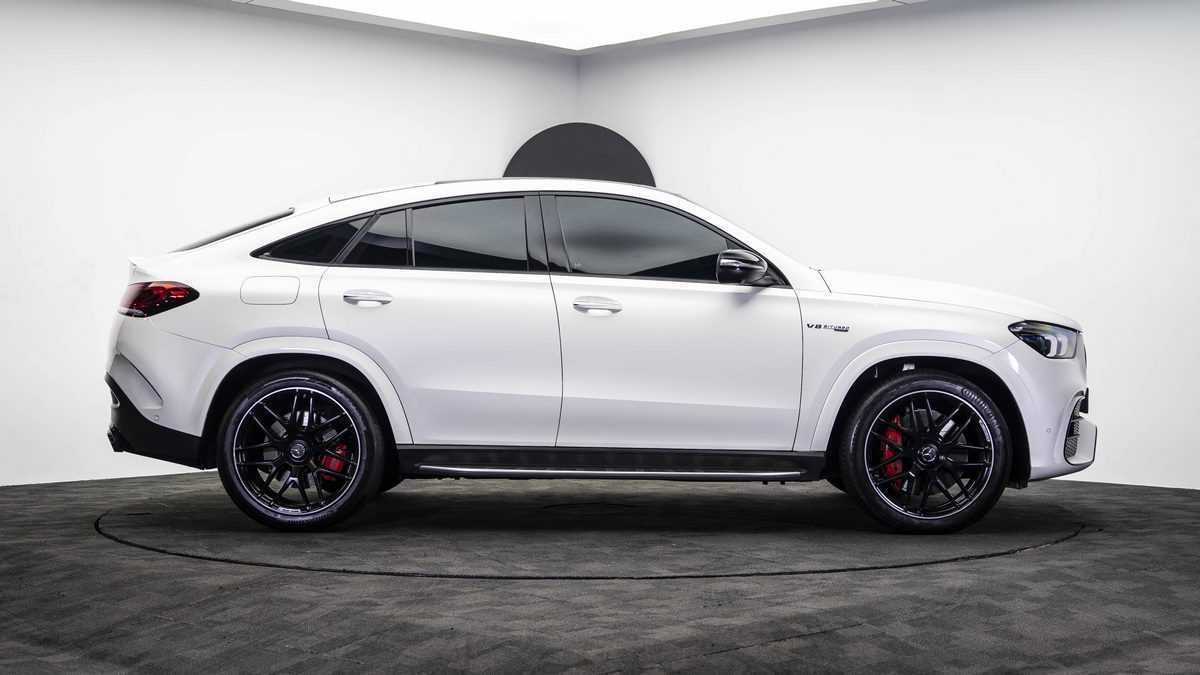 MERCEDES BENZ GLE 63s Rental-pic_3