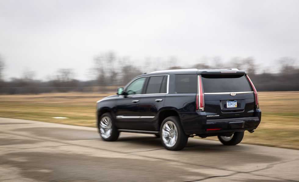 RENT CADILLAC ESCALADE PLATINUM SPORT 2021-pic_4