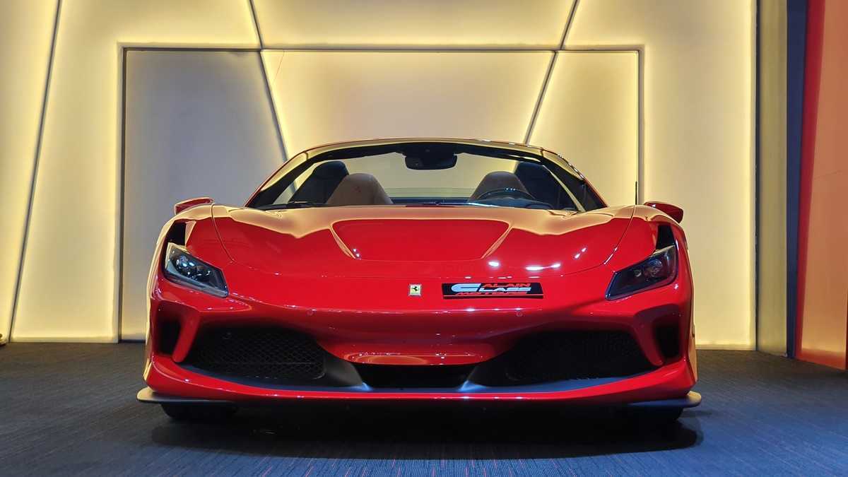 Rent Ferrari F8 Tributo Spider 2022-pic_1