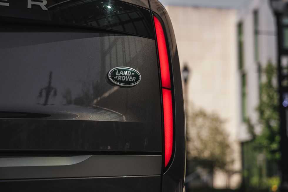 RENT GMC YUKON 2022-pic_2
